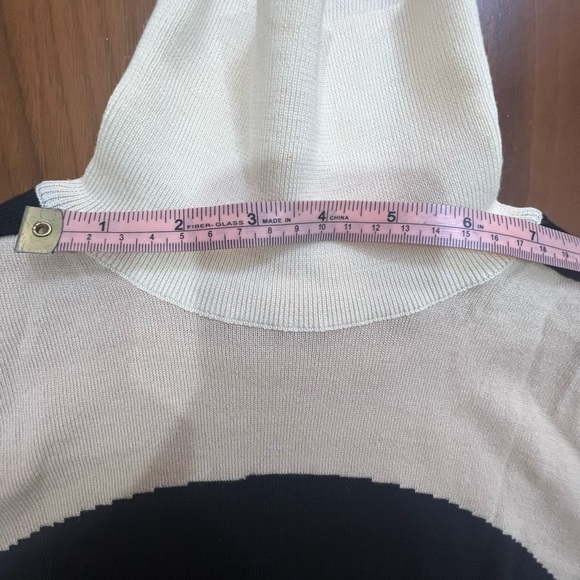 Givenchy colorblock turtleneck knit sweater, size not labeled - Picture 13 of 13